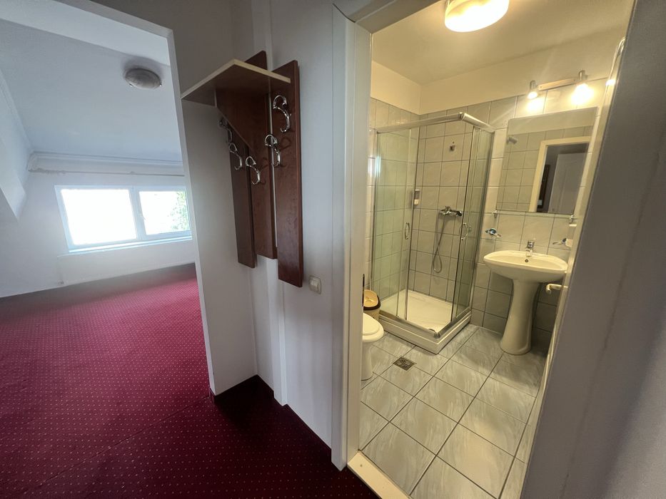 Spațiu de inchiriat - manichiura, coafor, masaj, birouri