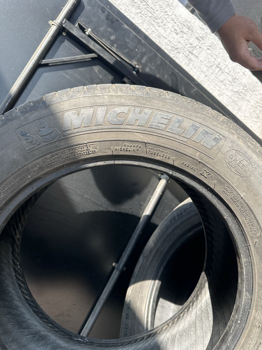 Продам шины лентгие 235/60/18