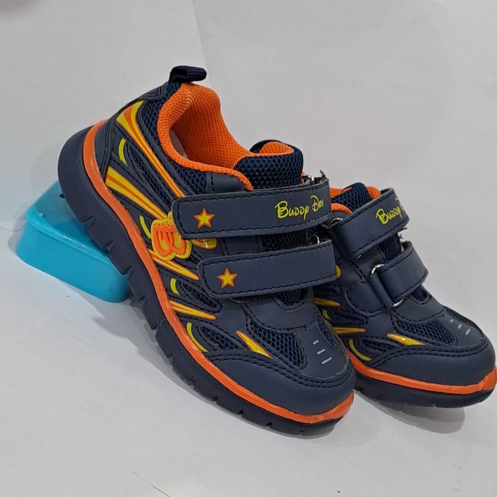 Новые кроссовки на мальчика