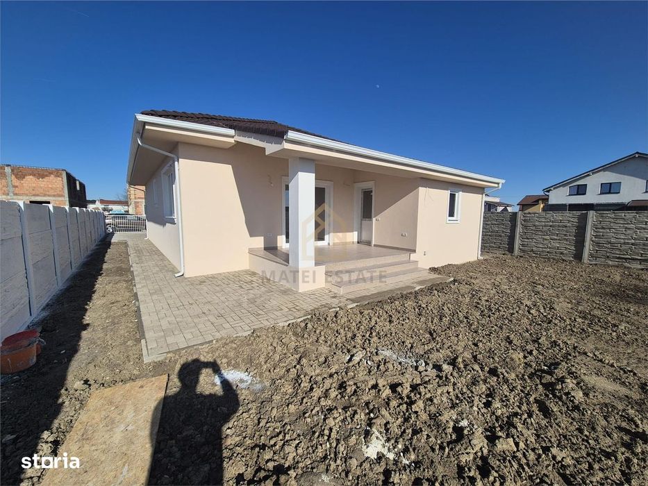 Vand Casa parter in Mosnita Noua zona Valery