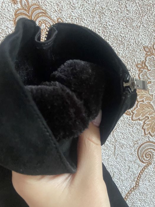 Продам зимние сапоги на каблуке