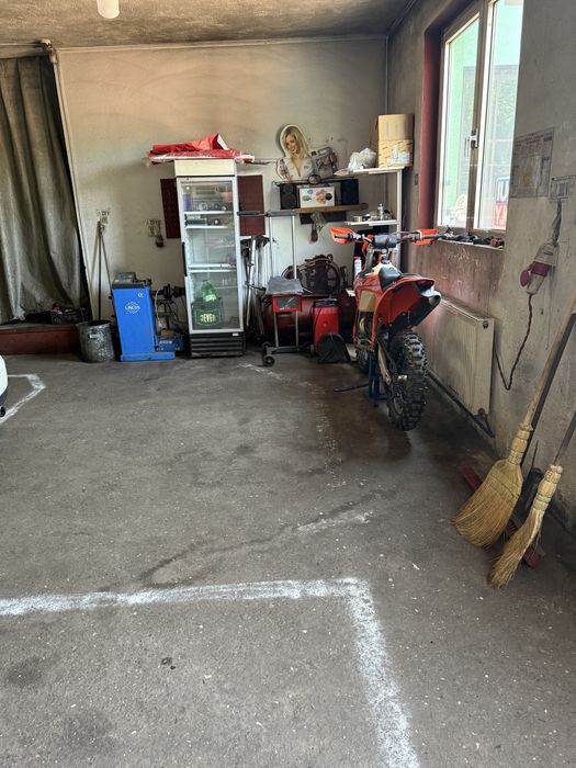 Particular vand spatiu comercial in Brasov