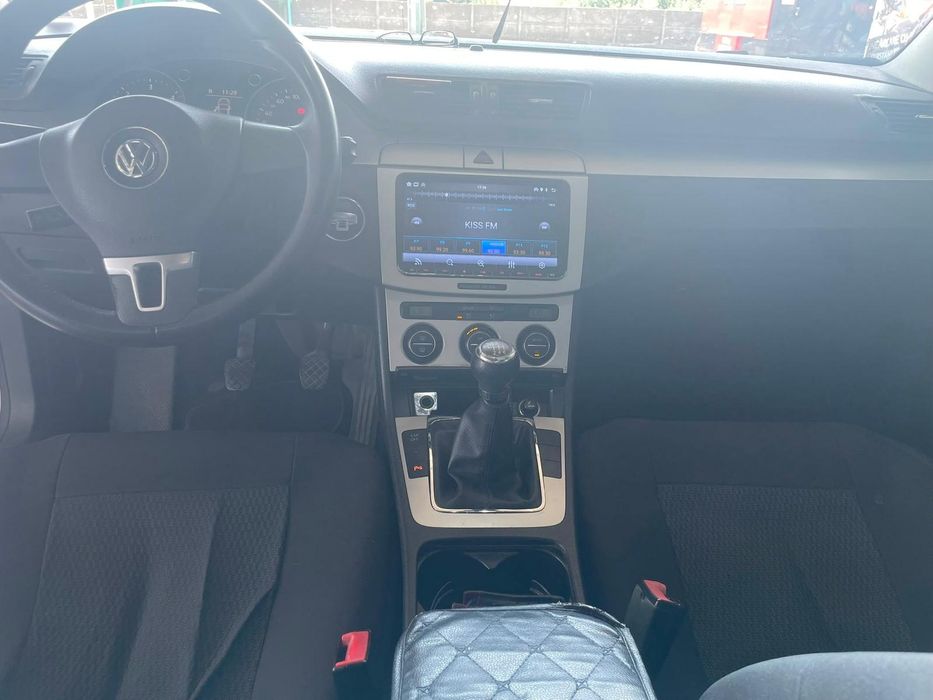 Vând Volkswagen passat citiți anuntul