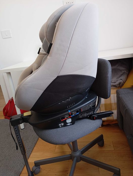 Scaunul auto Joie i-Spin 360°