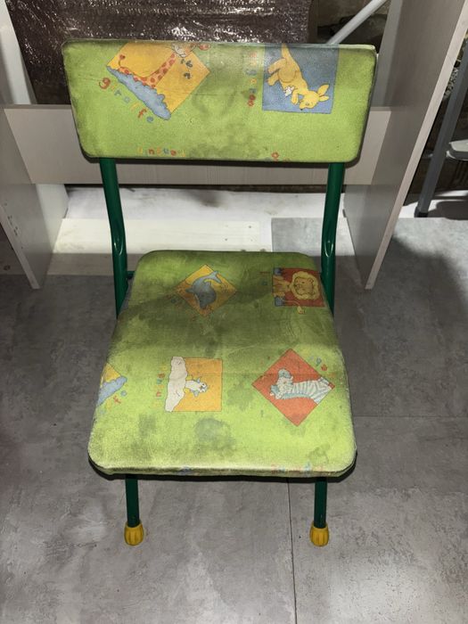 Детский столик со стулом