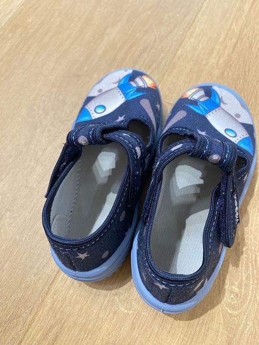 Дрехи момче next guess 74-80 размер пантофи 24номер