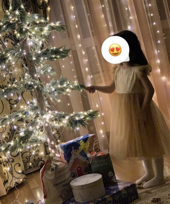 Нарядное платье на девочку 3-4 годика