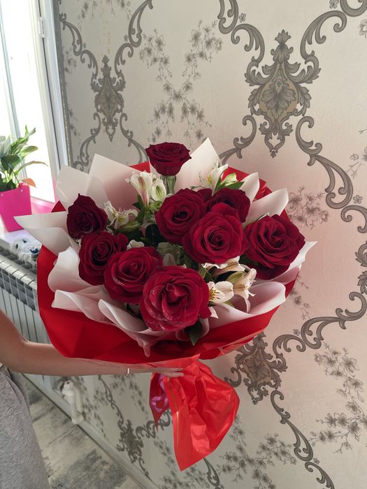 2-3 мың тг гүлдер бар