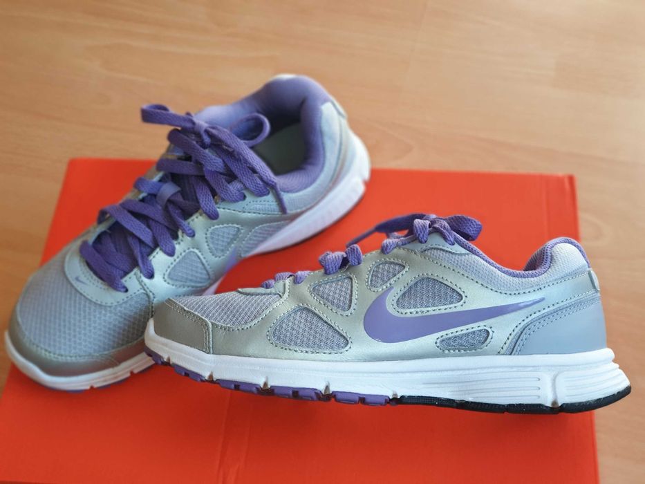 Adidasi de dama originali Nike marime 37,5