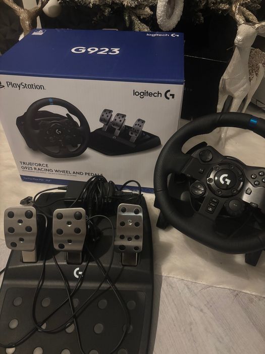 Set Gaming Volan și pedale Logitech G923 TrueForce PS5 PS4 & PC nou
