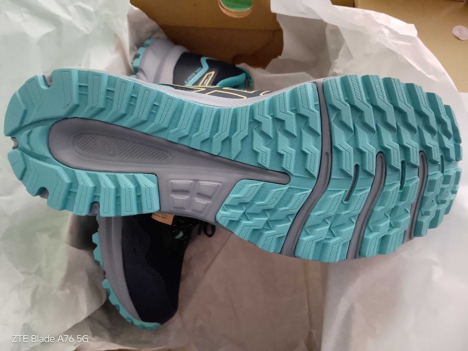 Маратонки a Asics 42 номер