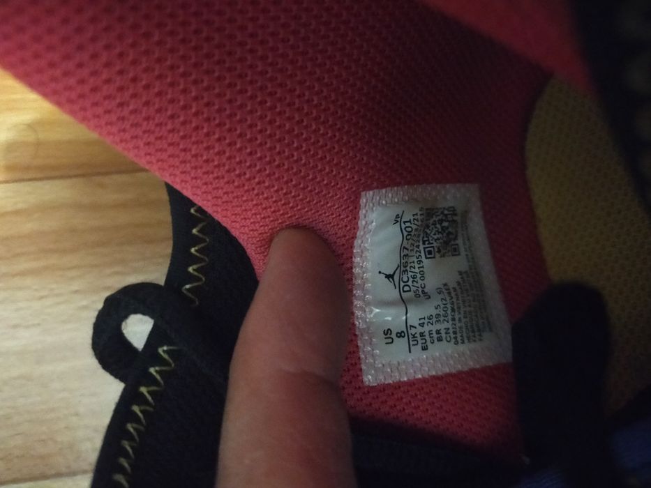 Продам кроссовки
