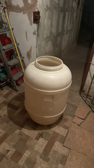 Butoi 140 litri din plastic