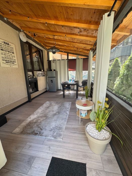 Apartament 2camere de vanzare+curte si terasa inchisa