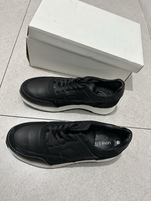 Кроссовки новый ………