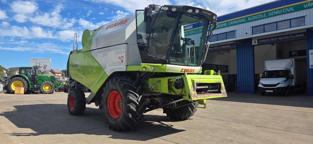Combina Claas Tucano 440 T4i