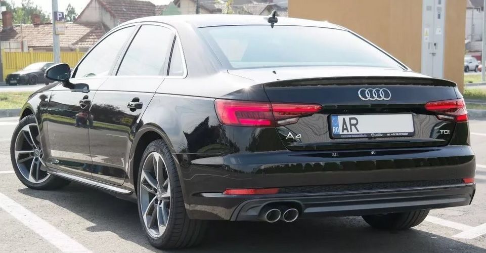 Praguri bandouri laterale Audi A4 B9 S line negru lucios