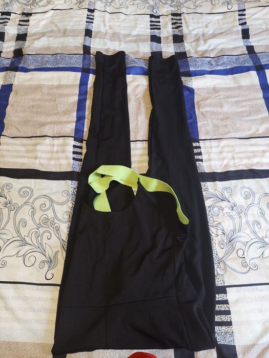 Комбинезон для фитнеса с открытой спиной