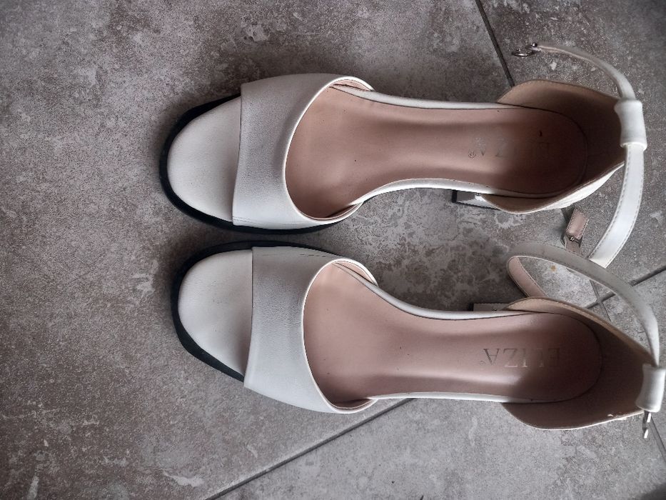 Бели сандали Елиза 39 номер