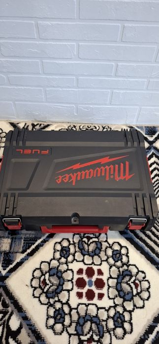 Милуоки шурупавёрт и импакт оригинальный инструмент новый.