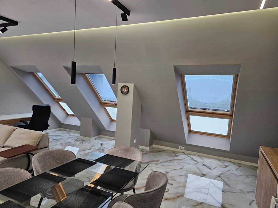 Дава се под наем Многостаен апартамент в Варна, Галата - 206 кв.м за 2194.02 € - Снимка #5