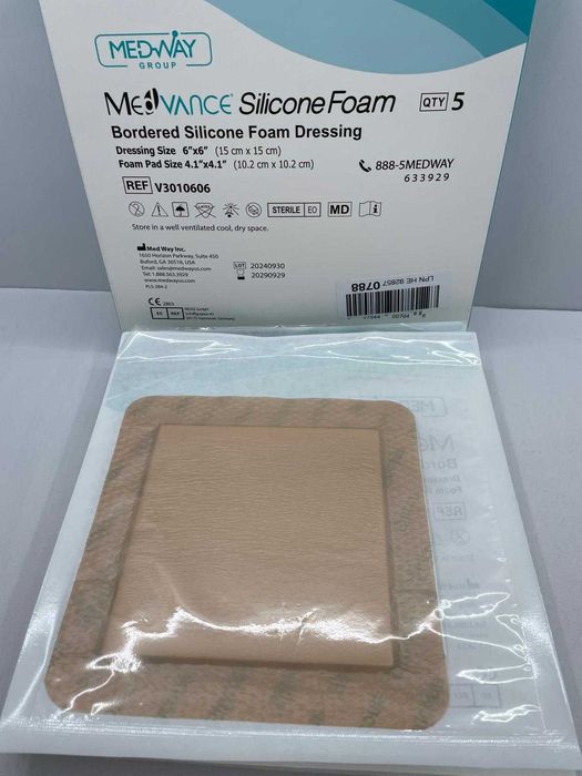 Pansament din spuma cu adeziv siliconic, 15x15 cm, MedVance