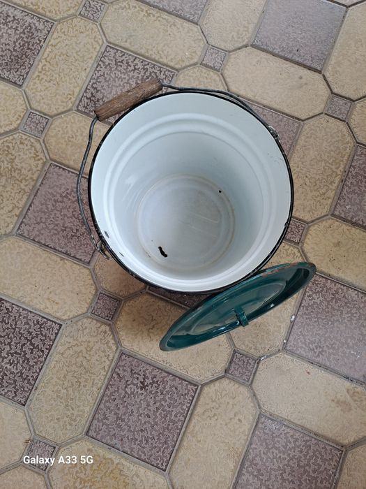 Продаётся ведро эмалированное