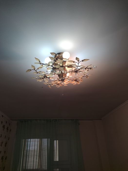 Люстра сатылады .