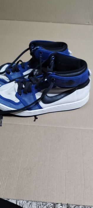 Продавам маратонки.