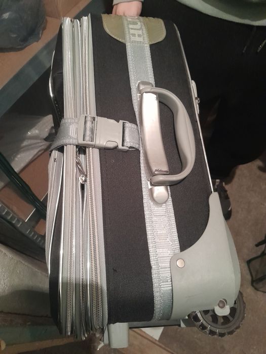 Много  здрав  куфар  Hugo с колелца