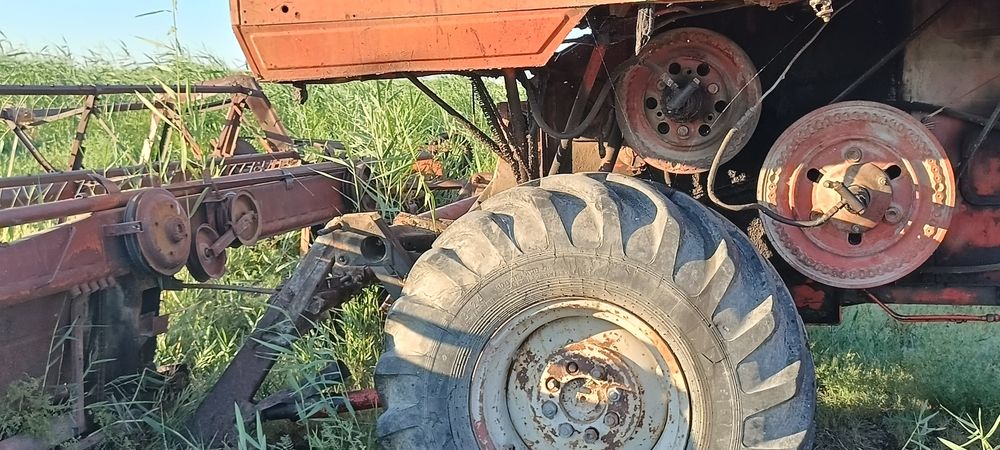 Комбайн нива енесей