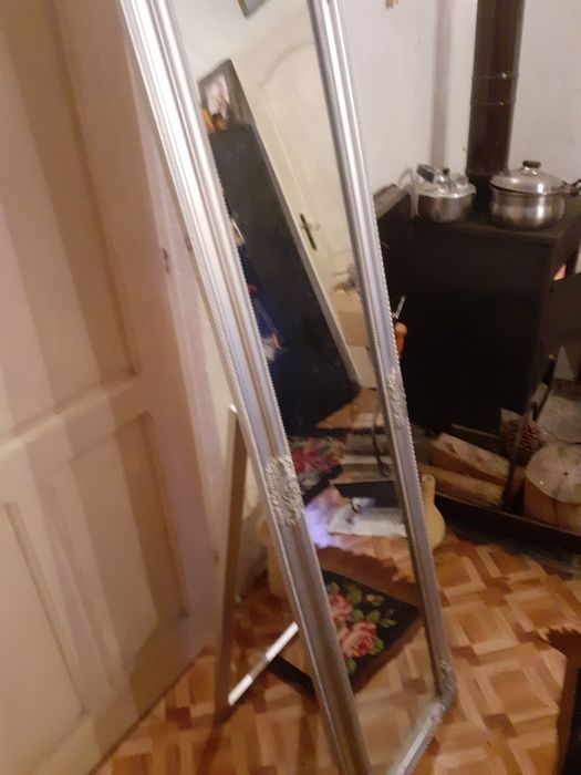 Соц.селска закачалка и запазено огледало