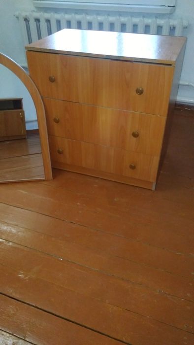 Комод с зеркалом