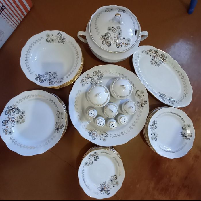 Продам сервис на 12 персон.