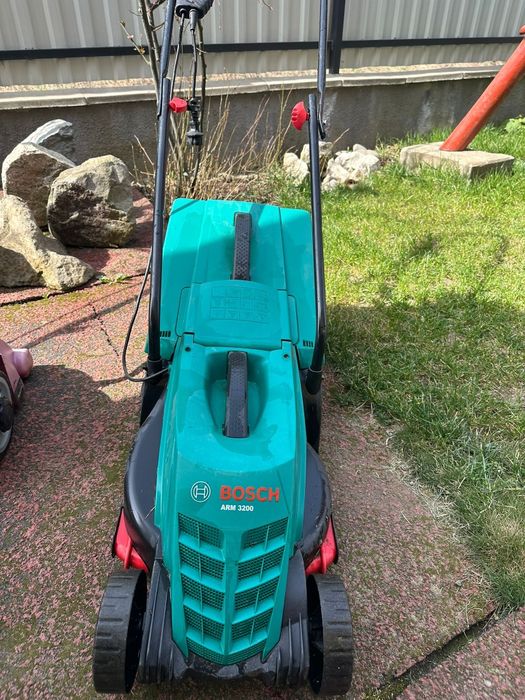 Masina tuns gazon Bosch ARM 3200 Electrica