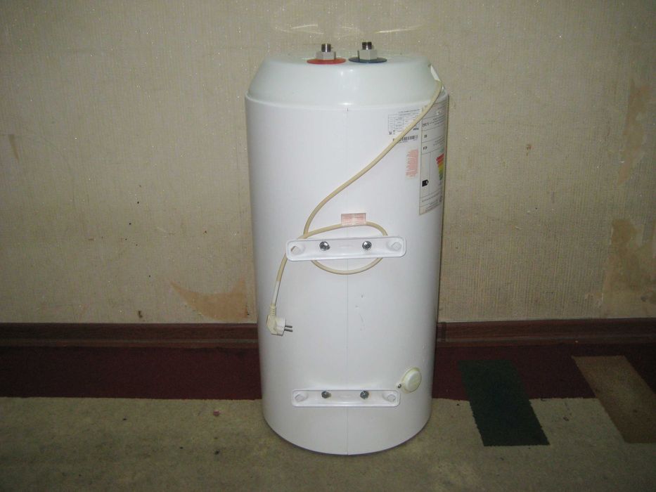 Haier 80L водонагреватель накопительный отличном рабочим состоянии!