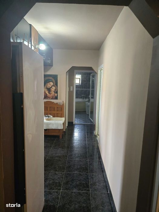 Apartament 4 camere, etaj 3/4, Micro 16