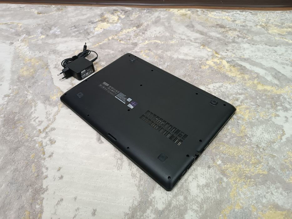 Notebook LENOVO Win 10 + SSD.