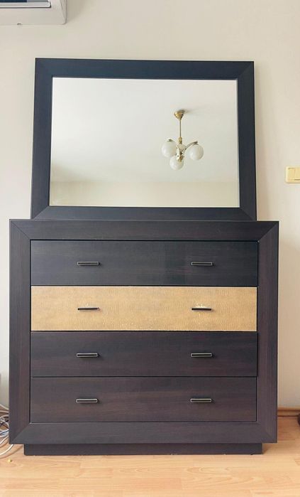 Продавам спален комплект