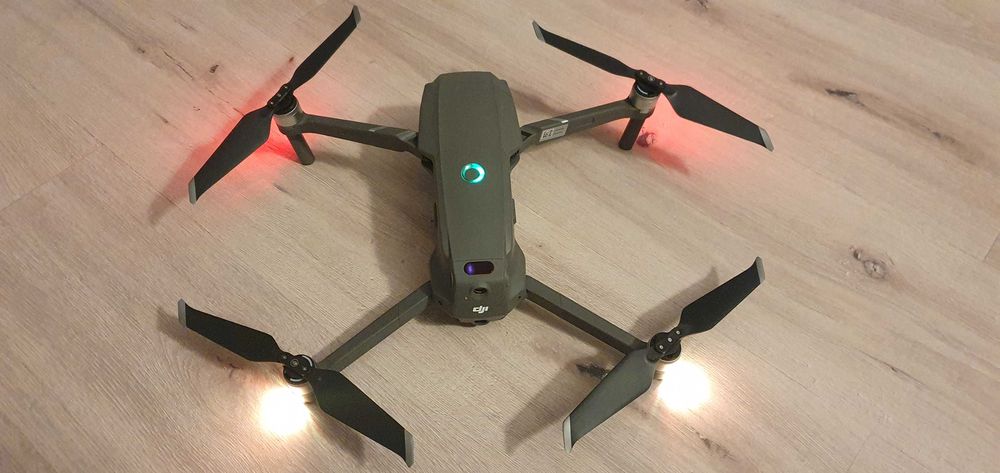 DJI Mavic 2 Pro 20MP 4K HDR + Fly More Kit, < 3H de zbor, impecabila