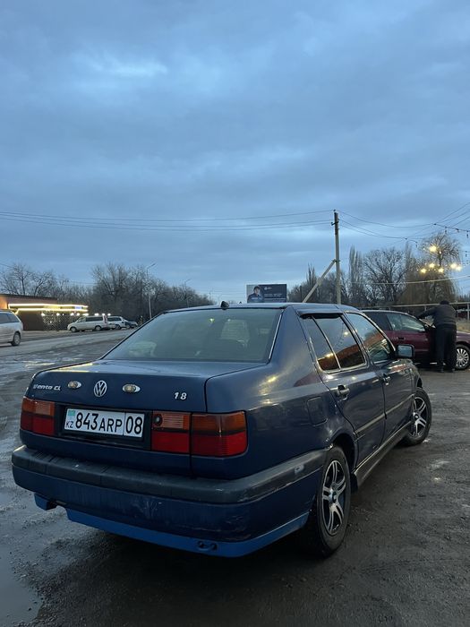 Продается автомобиль Volkswagen vento CL 1.8