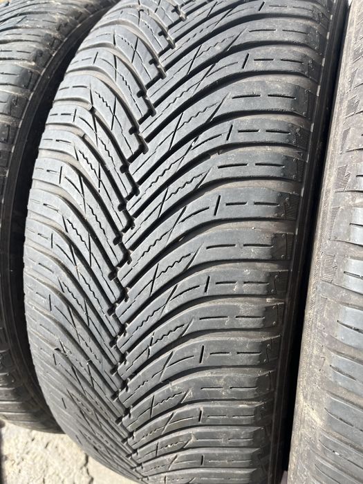 4 бр. всесезонни гуми 225/50/18 Maxxis DOT 2522 5,5-6 mm