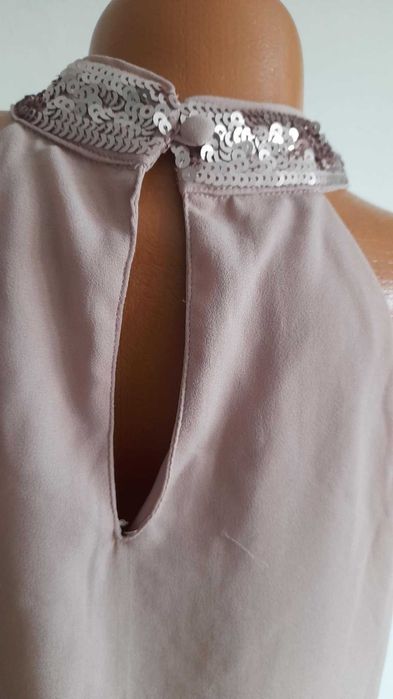 BLUZE / TOPURI  - Stil romantic, materiale vaporoase și broderii