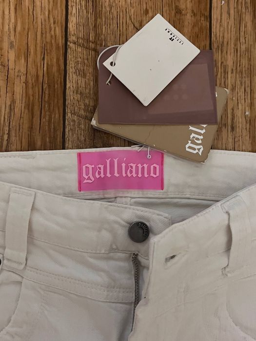 джинсы John Galliano