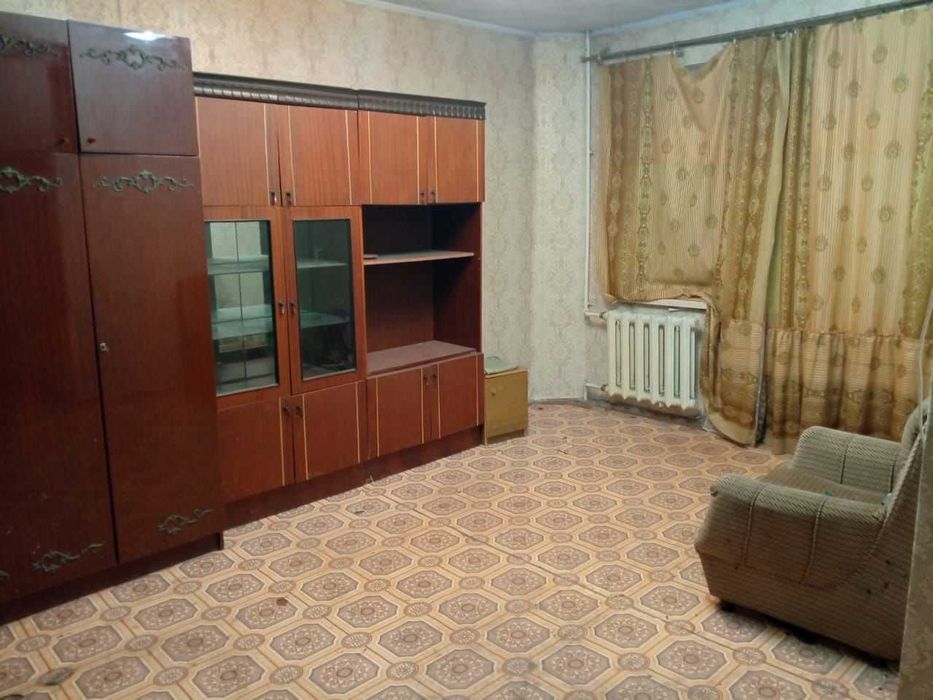 Срочно продам квартиру в центре города на втором этаже, остается все