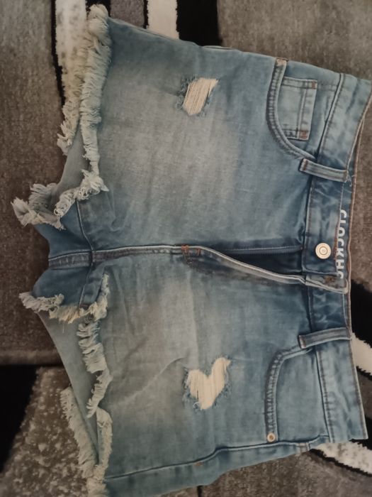 Pantaloni scurți, C&A