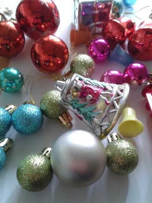 Ornamente-Decoratii de brad anii 80 - 90 se vand doar ca lot