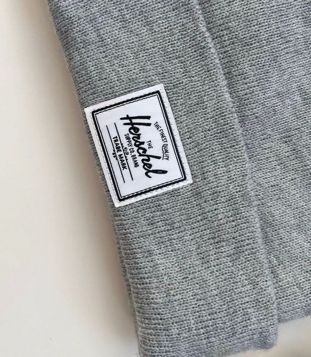 Herschel supply сива хубава шапка