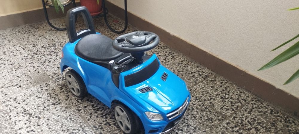 Кола за бутане със звук и светлина