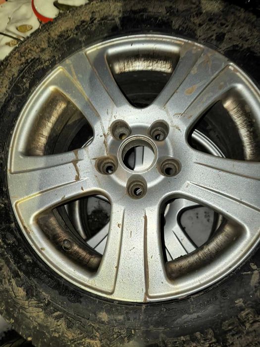 Бусови гуми с джанти